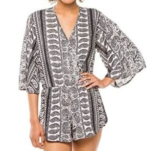 ELAN Black Natural Stripe Bell Sleeve Romper Shorts Coverup size L Vacation NWOT